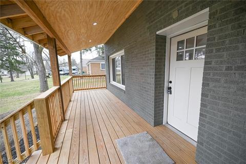 2737 E Sprague Rd, Seven Hills, OH 44131 photo 6