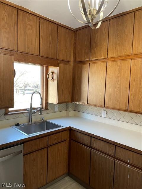 115 E Mapledale Ave, Akron, OH 44301 photo 6