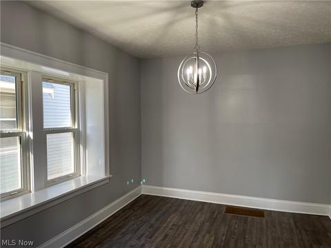 115 E Mapledale Ave, Akron, OH 44301 photo 7