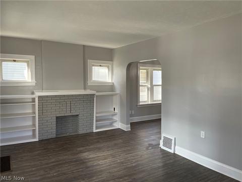 115 E Mapledale Ave, Akron, OH 44301 photo 9