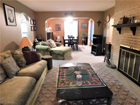 809 W 3rd St, Niles, OH 44446 photo 6