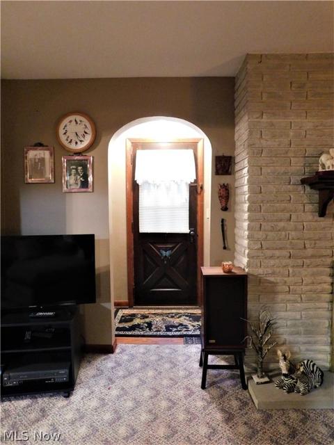 809 W 3rd St, Niles, OH 44446 photo 5