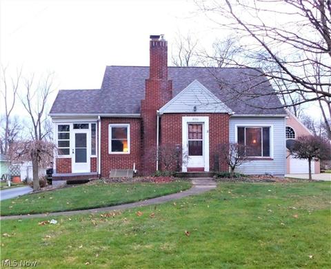 809 W 3rd St, Niles, OH 44446 photo 1