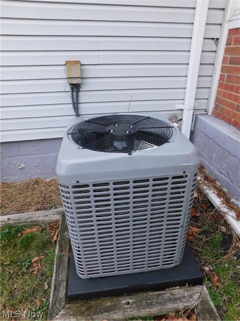 809 W 3rd St, Niles, OH 44446 photo 32