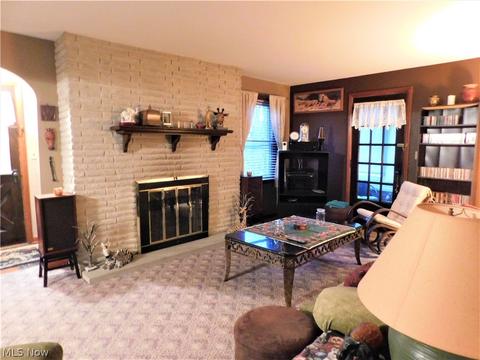809 W 3rd St, Niles, OH 44446 photo 7