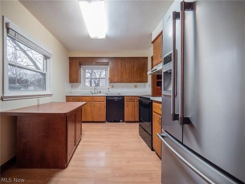 543 Eastern Heights Blvd, Elyria, OH 44035 photo 7