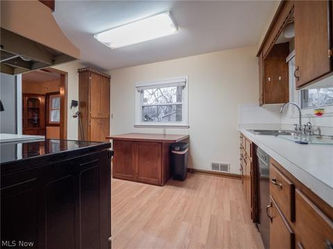 543 Eastern Heights Blvd, Elyria, OH 44035 photo 11