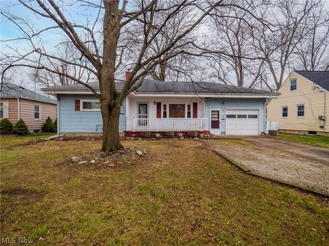 543 Eastern Heights Blvd, Elyria, OH 44035 photo 2