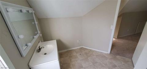 20507 Libby Rd, Maple Heights, OH 44137 photo 14