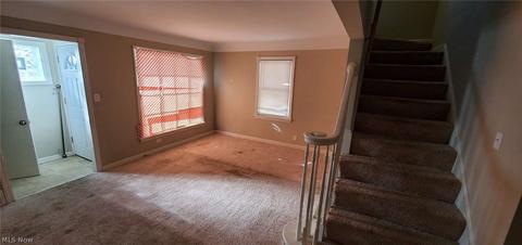 20507 Libby Rd, Maple Heights, OH 44137 photo 5
