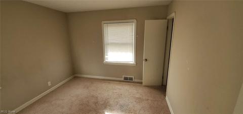 20507 Libby Rd, Maple Heights, OH 44137 photo 10