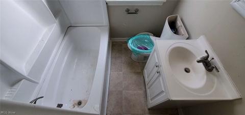 20507 Libby Rd, Maple Heights, OH 44137 photo 9