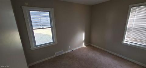20507 Libby Rd, Maple Heights, OH 44137 photo 8
