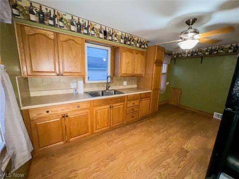 203 Creed St, Struthers, OH 44471 photo 7