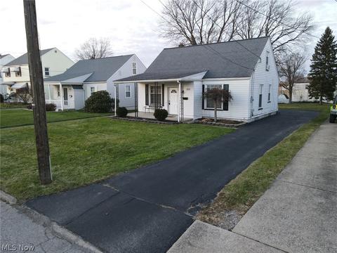 203 Creed St, Struthers, OH 44471 photo 3