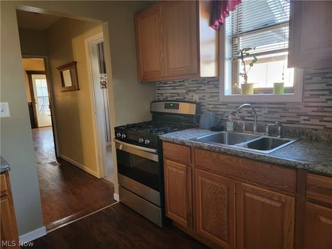 679 Ranney St, Akron, OH 44310 photo 6