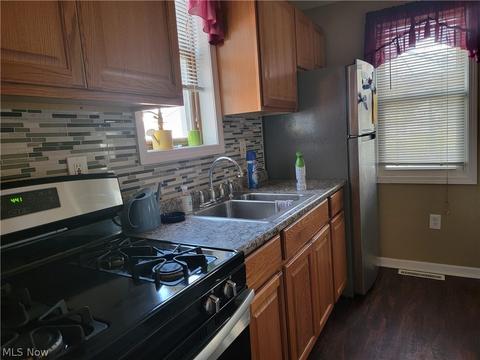 679 Ranney St, Akron, OH 44310 photo 5