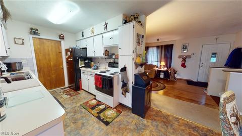 7680 Sharon Dr, Mentor On The Lake, OH 44060 photo 5
