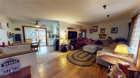 7680 Sharon Dr, Mentor On The Lake, OH 44060 photo 2