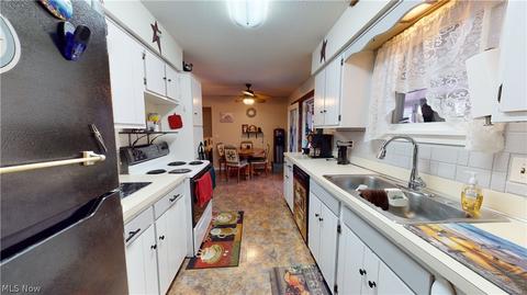 7680 Sharon Dr, Mentor On The Lake, OH 44060 photo 3