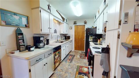 7680 Sharon Dr, Mentor On The Lake, OH 44060 photo 4