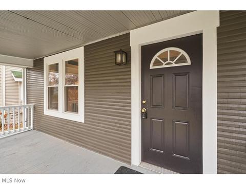 198 E Brookside Ave, Akron, OH 44301 photo 3
