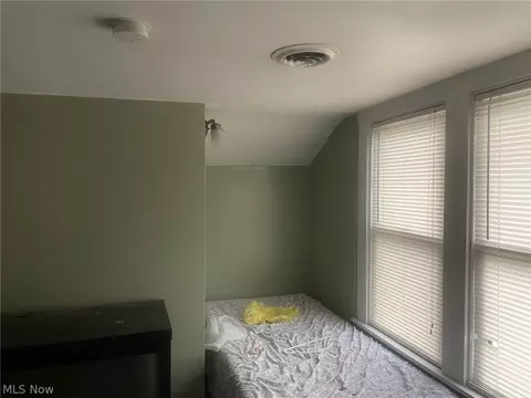 402 Park Ave, Williamstown, WV 26187 photo 10