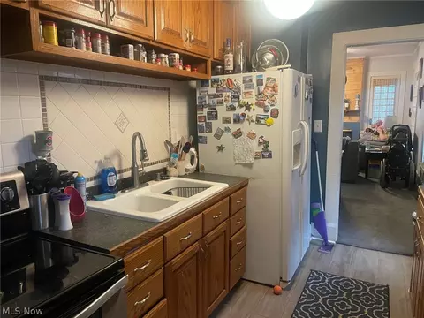 402 Park Ave, Williamstown, WV 26187 photo 4