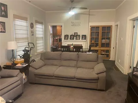 402 Park Ave, Williamstown, WV 26187 photo 3