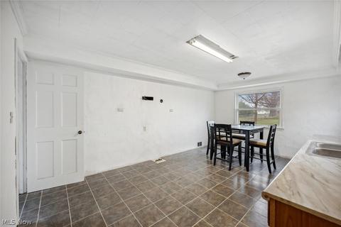 885 E 248th St, Euclid, OH 44123 photo 12