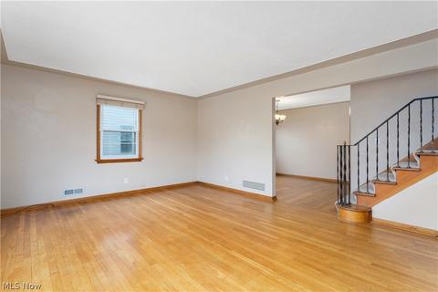 372 Ohio St, Elyria, OH 44035 photo 3