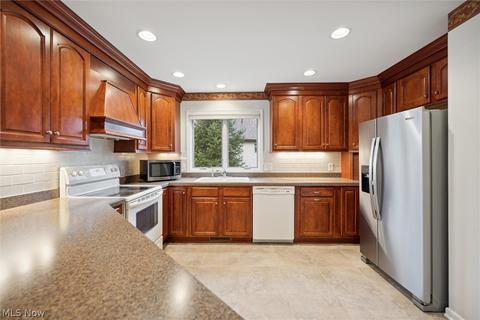 2595 River Downs, Stow, OH 44224 photo 18