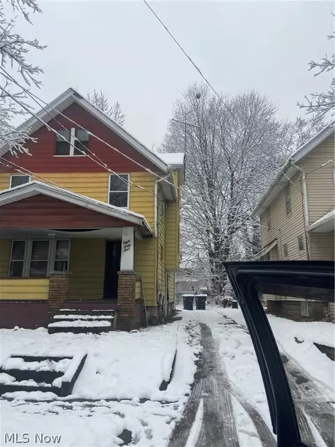 844 Chalker St, Akron, OH 44310 photo 1