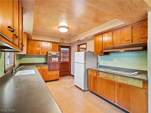 150 E 45th St, Lorain, OH 44052 photo 12