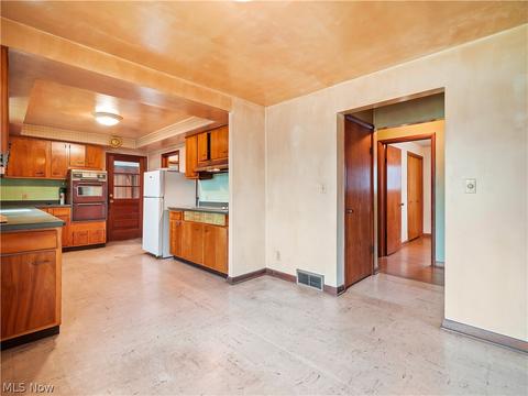 150 E 45th St, Lorain, OH 44052 photo 10