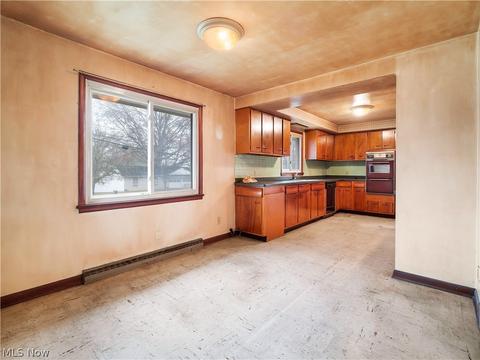 150 E 45th St, Lorain, OH 44052 photo 9