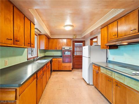 150 E 45th St, Lorain, OH 44052 photo 11