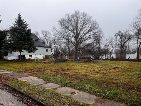 786 E 14th St, Ashtabula, OH 44004 photo 13
