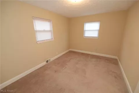 632 E 300th St, Willowick, OH 44095 photo 18