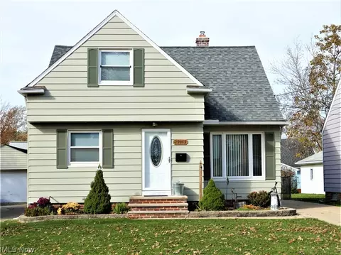 29943 Robert St, Wickliffe, OH 44092 photo 1
