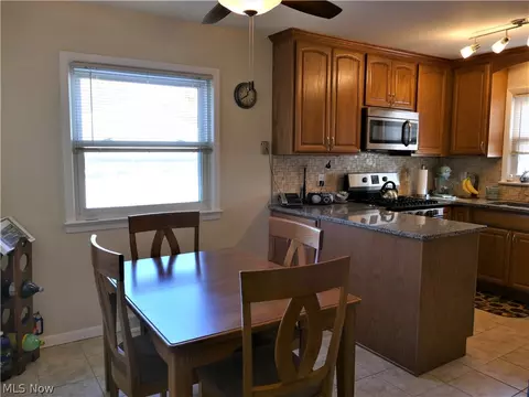 29943 Robert St, Wickliffe, OH 44092 photo 15