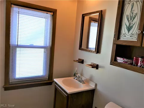 29943 Robert St, Wickliffe, OH 44092 photo 23