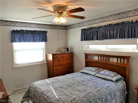 29943 Robert St, Wickliffe, OH 44092 photo 8