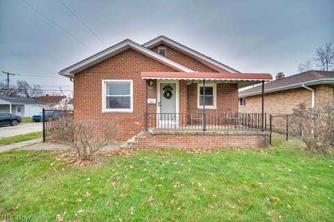 2903 Commonwealth Dr, Parma, OH 44134 photo 2