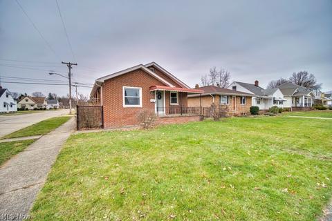 2903 Commonwealth Dr, Parma, OH 44134 photo 3