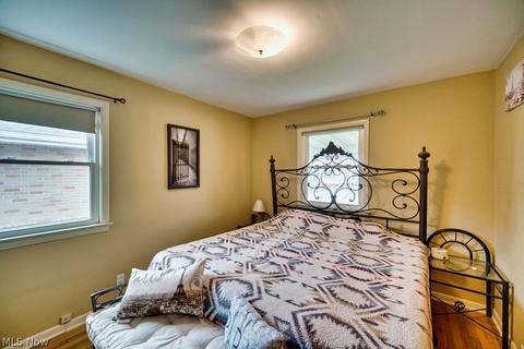 2903 Commonwealth Dr, Parma, OH 44134 photo 17