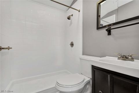 157 Warren Ave, Elyria, OH 44035 photo 27