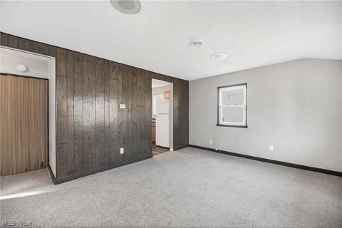 157 Warren Ave, Elyria, OH 44035 photo 5
