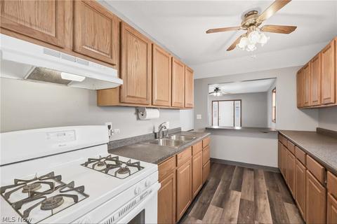 157 Warren Ave, Elyria, OH 44035 photo 10