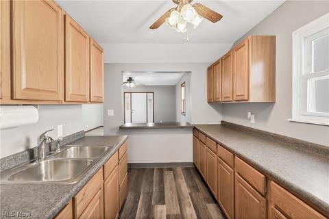 157 Warren Ave, Elyria, OH 44035 photo 11